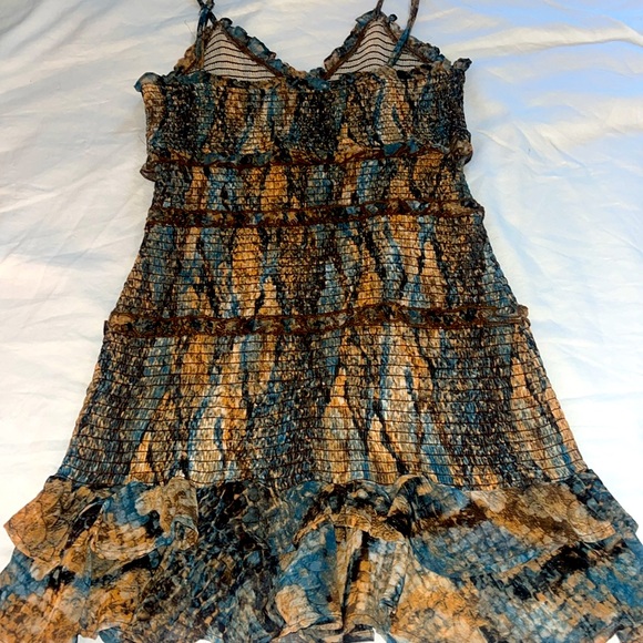 Dress with adjustable straps and flirty detail - Picture 4 of 4